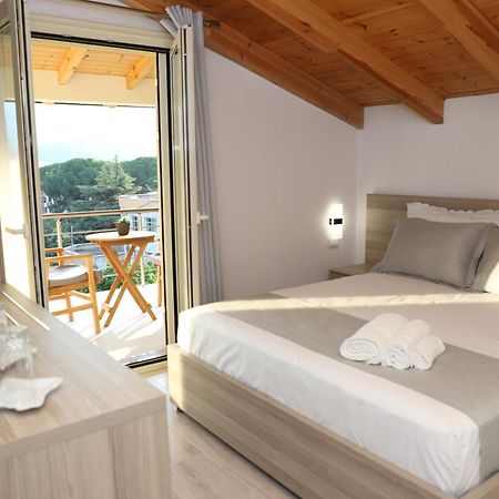 Guesthouse Kazazi เบราท ภายนอก รูปภาพ